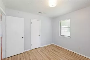 1516 McLain St, Taylor, TX 76574 - Photo 12