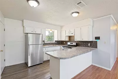 1516 McLain Street, Taylor, TX 76574 - Photo 8