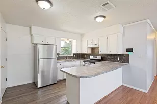 1516 McLain St, Taylor, TX 76574 - Photo 8