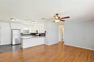 1516 McLain St, Taylor, TX 76574 - Photo 6
