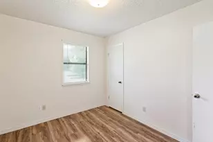 1516 McLain St, Taylor, TX 76574 - Photo 16