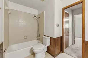 1303 Creekview Dr, Round Rock, TX 78681 - Photo 20