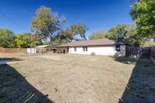 112 Maynard St, Bastrop, TX 78602 - Photo 34
