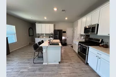 247 Simon, Kyle, TX 78640 - Photo 4