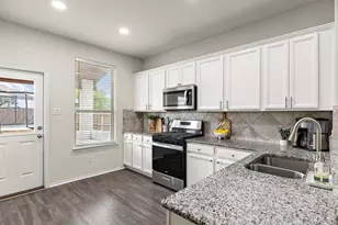 241 La Dera Dr, Liberty Hill, TX 78642 - Photo 8