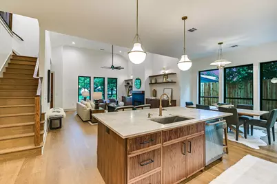 8512 Rockwood Lane, Austin, TX 78757 - Photo 6