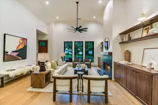 8512 Rockwood Ln, Austin, TX 78757 - Photo 4