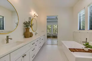 400 Creekside Dr, Buda, TX 78610 - Photo 24