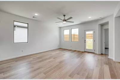 190 Hornet Street, Elgin, TX 78621 - Photo 4