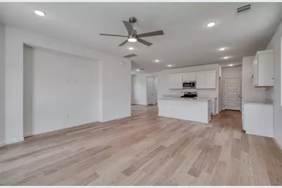 190 Hornet Street, Elgin, TX 78621 - Photo 6