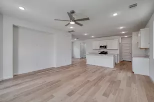 190 Hornet St, Elgin, TX 78621 - Photo 6