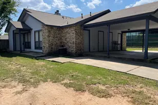 318 W William Cannon Dr, Austin, TX 78745 - Photo 2