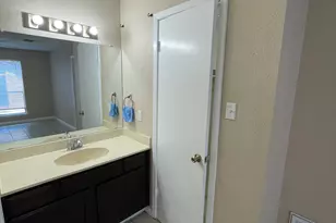 318 W William Cannon Dr, Austin, TX 78745 - Photo 12