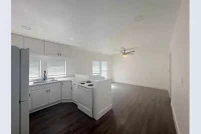 126 Smith Lane #E, San Marcos, TX 78666 - Photo 2