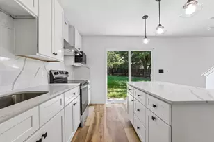 4504 Lyra Cir, Austin, TX 78744 - Photo 12