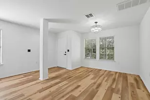 4504 Lyra Cir, Austin, TX 78744 - Photo 6