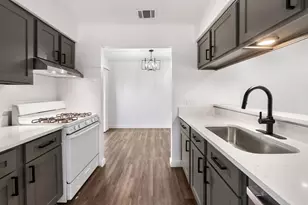 7600 Woodstone Cove, Austin, TX 78749 - Photo 8