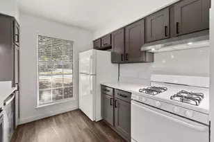 7600 Woodstone Cove, Austin, TX 78749 - Photo 10