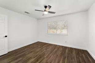 7600 Woodstone Cove, Austin, TX 78749 - Photo 12