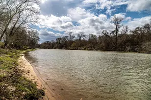 121 Mechelle St, Smithville, TX 78957 - Photo 1