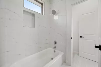 504 Walker Street, Smithville, TX 78957 - Photo 32