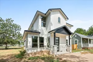 504 Walker St, Smithville, TX 78957 - Photo 2