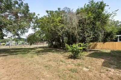 504 Walker Street, Smithville, TX 78957 - Photo 38