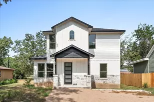 504 Walker St, Smithville, TX 78957 - Photo 1