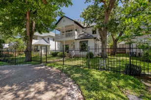 1204 W 39th St, Austin, TX 78756 - Photo 2