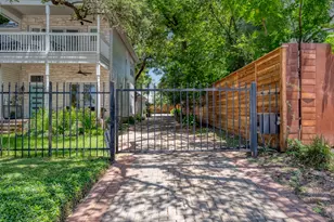 1204 W 39th St, Austin, TX 78756 - Photo 30