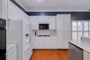 1204 W 39th St, Austin, TX 78756 - Photo 16