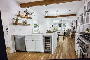 106 E 35th St, Austin, TX 78705 - Photo 10