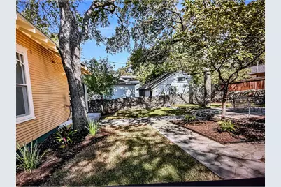 106 E 35th Street, Austin, TX 78705 - Photo 6