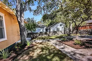106 E 35th St, Austin, TX 78705 - Photo 6