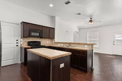 586 Creekside Circle, New Braunfels, TX 78130 - Photo 8