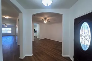 12720 Waynespur Ln, Elgin, TX 78621 - Photo 2