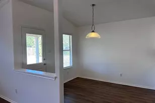 12720 Waynespur Ln, Elgin, TX 78621 - Photo 14