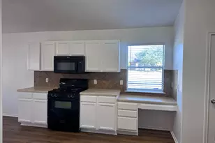 12720 Waynespur Ln, Elgin, TX 78621 - Photo 8