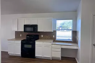 12720 Waynespur Ln, Elgin, TX 78621 - Photo 8