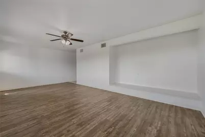 445 Venture Boulevard S, Point Venture, TX 78645 - Photo 4