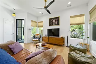 1187 Oak Grove Ave, Austin, TX 78702 - Photo 4