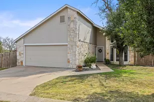 102 Pitchfork Dr, Johnson City, TX 78636 - Photo 2