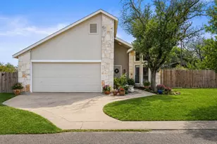 102 Pitchfork Dr, Johnson City, TX 78636 - Photo 2