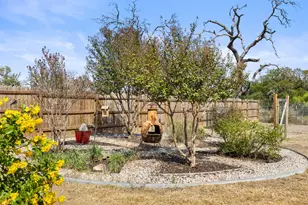 102 Pitchfork Dr, Johnson City, TX 78636 - Photo 16