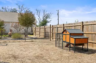 102 Pitchfork Dr, Johnson City, TX 78636 - Photo 18