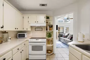 102 Pitchfork Dr, Johnson City, TX 78636 - Photo 6