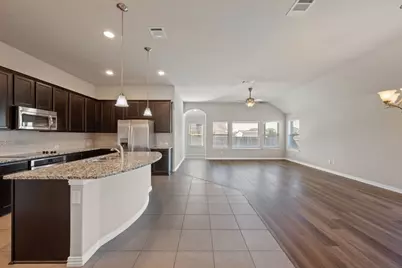 717 N Emory Cove, Hutto, TX 78634 - Photo 4