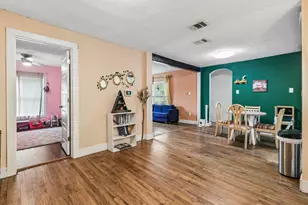 606 E Pecan St, Taylor, TX 76574 - Photo 14