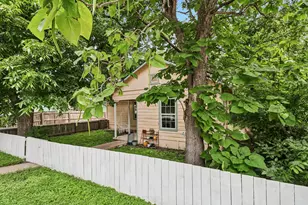 606 E Pecan St, Taylor, TX 76574 - Photo 2