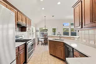 10125 Anahuac Trail, Austin, TX 78747 - Photo 6